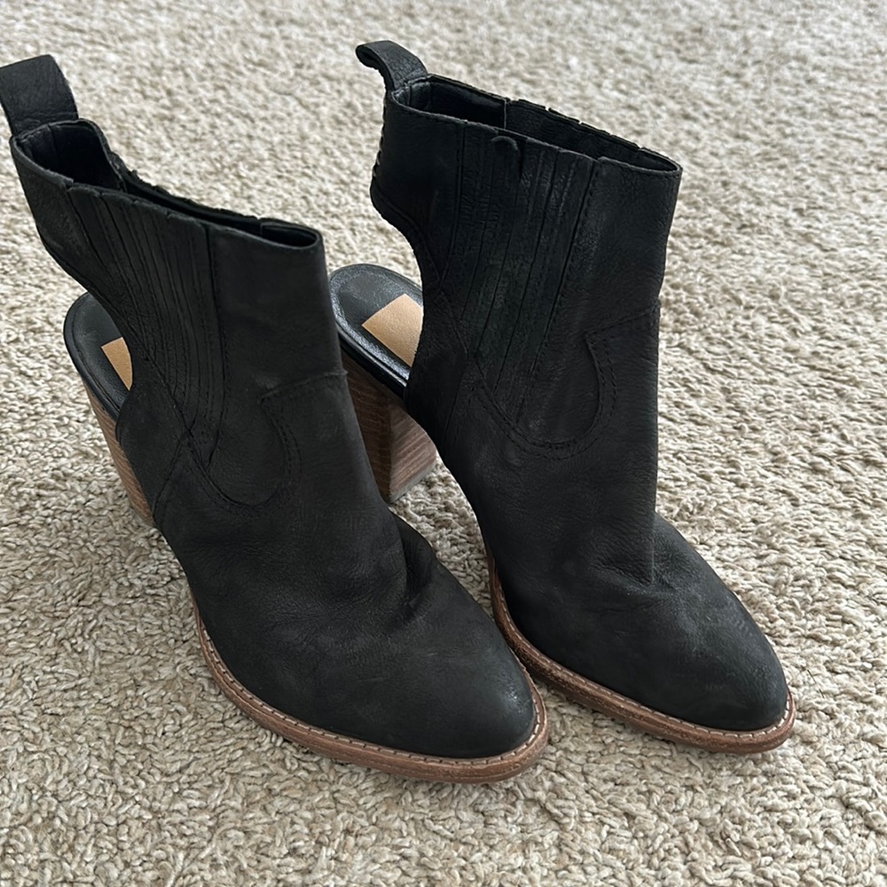 Dolce Vita Women’s Heals with closed toes and open back